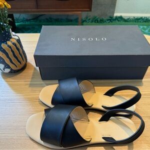 Nisolo Women’s All-Day Cross Strap Sandal, black, size 10